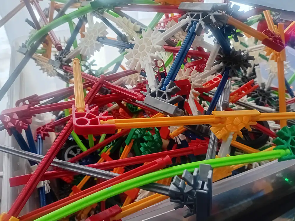 screen free games knex