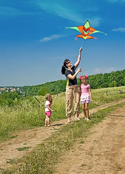 spring bucket list ideas fly a kite